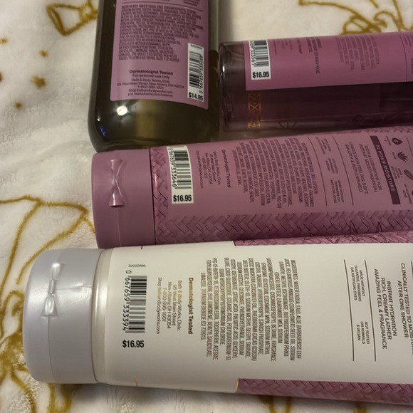 Bath & Body Works Pink Body Care Set 4 Pc Set - Picture 4 of 4